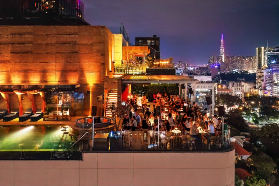 social-club-rooftop-bar